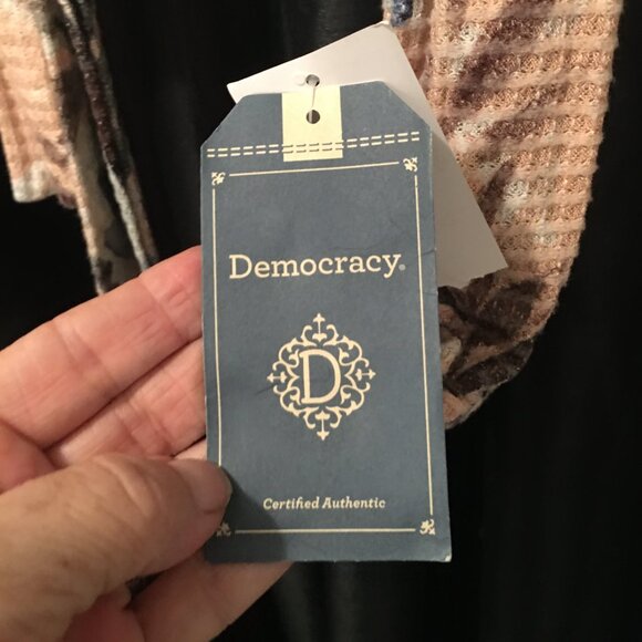 NWT Democracy tropical thermal top small - Picture 6 of 13
